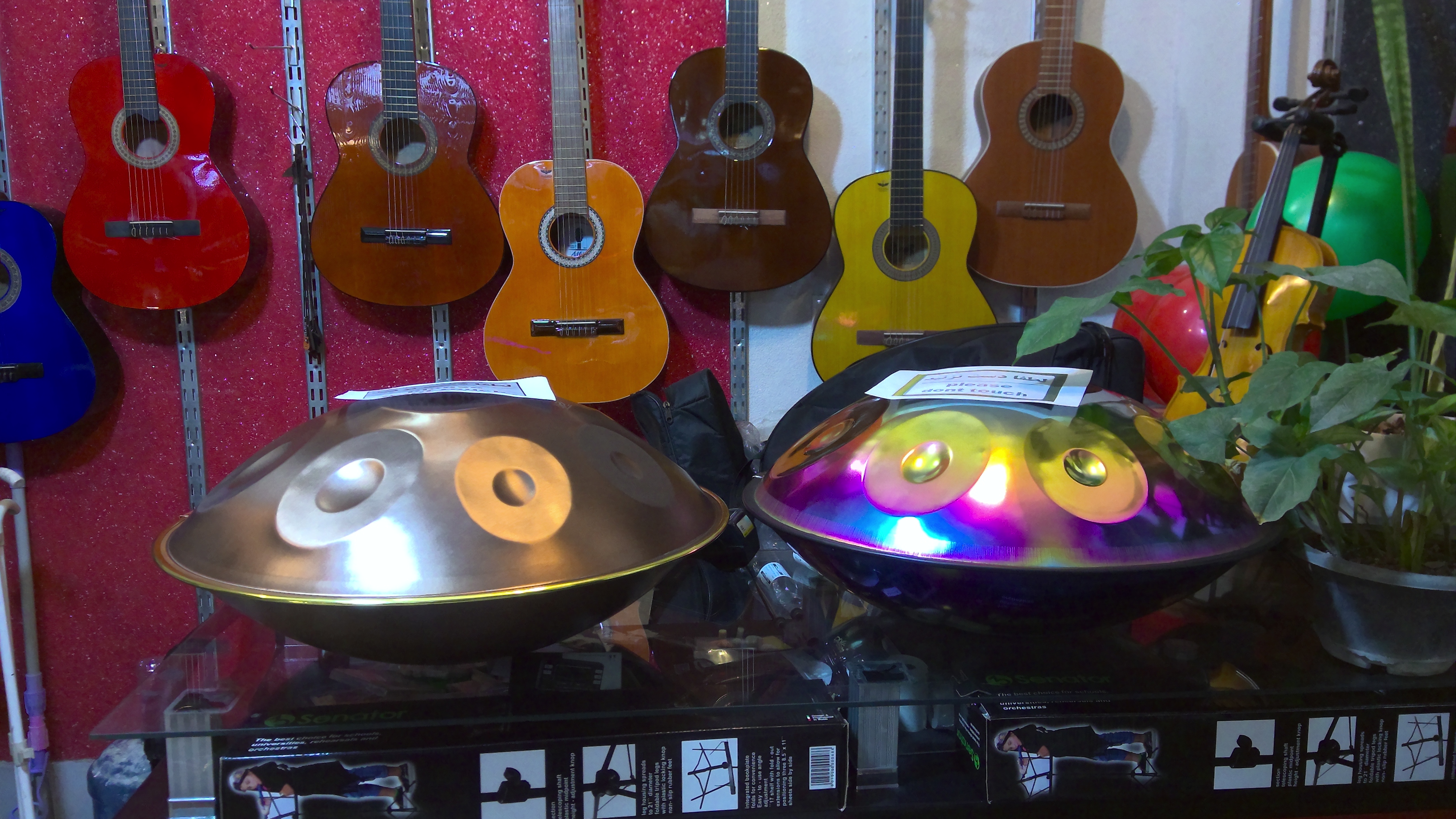 هنگدرام پرنسا و هنگدرام ارشا شنیک گالری