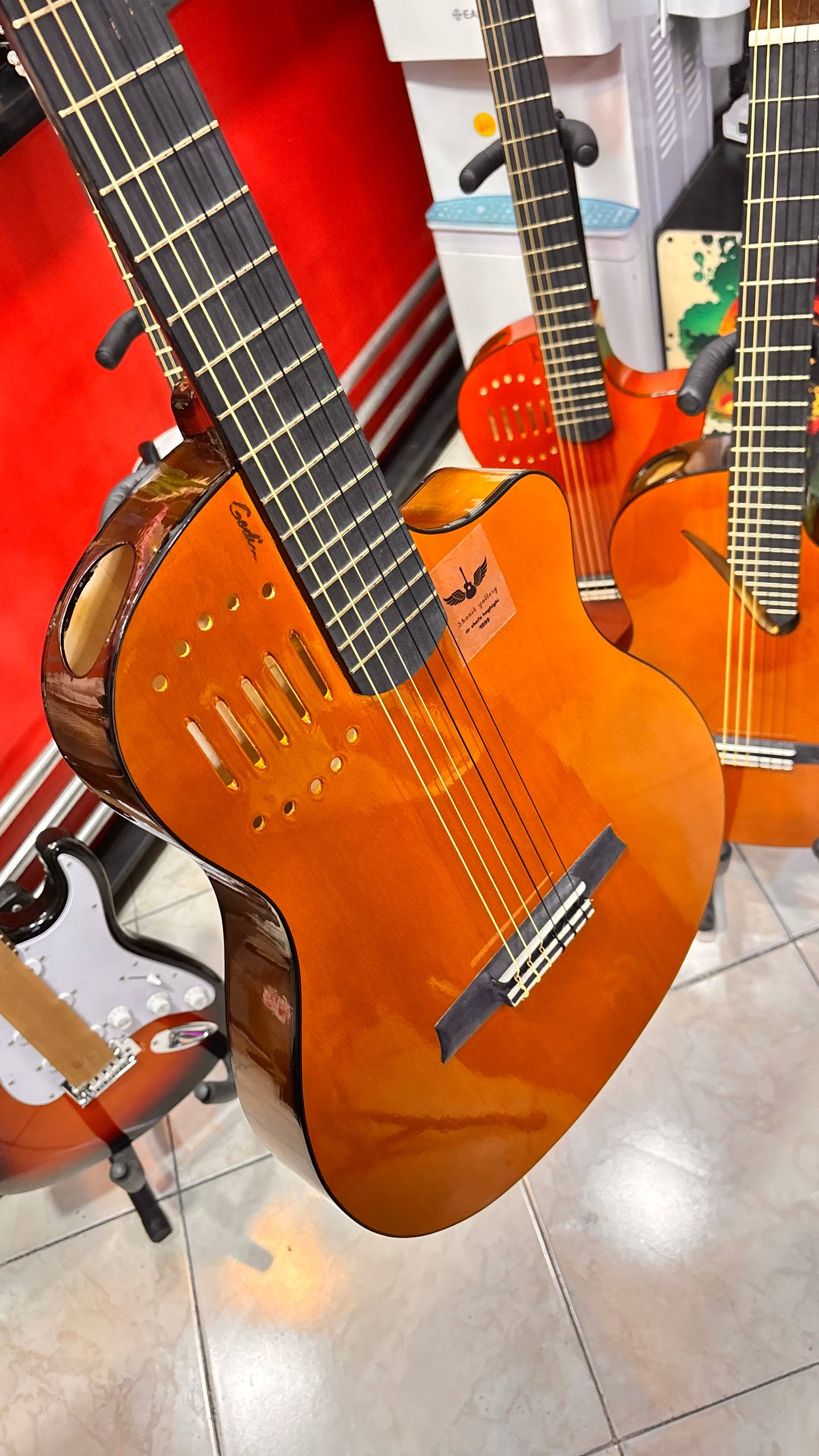 گیتار طرح گودین درجه یک